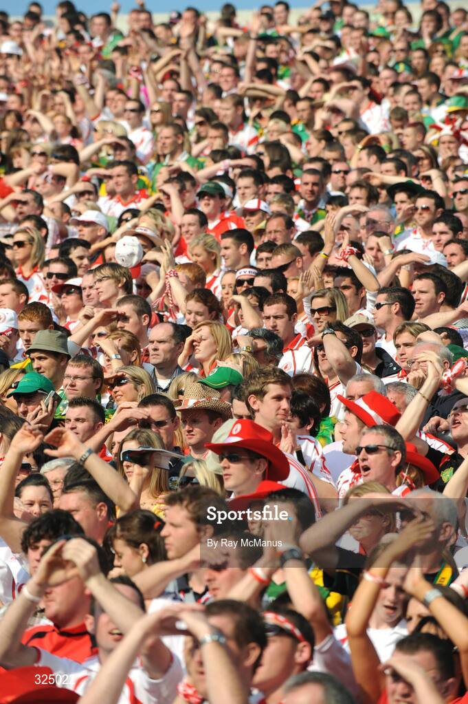 21 September 2008; Kerry and Tyrone supporters watch the game. GAA Football All-Ireland Senior Championship Final, Kerry v Tyrone, Croke Park, Dublin. Picture credit: Ray McManus / SPORTSFILE