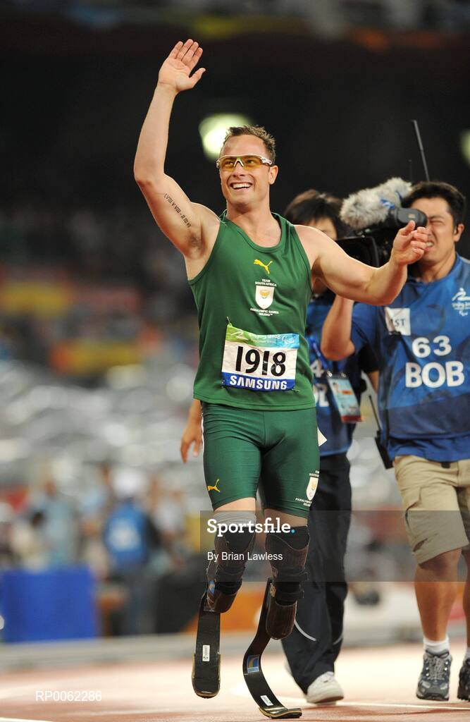 16 September 2008; South Africa's Oscar Pistorius celebrates after winning the Men's 400m T- 44 Final in a world record time of 47.49. Beijing Paralympic Games 2008, Men's 400m T- 44 Final, National Stadium, Olympic Green, Beijing, China. Picture credit: Brian Lawless / SPORTSFILE