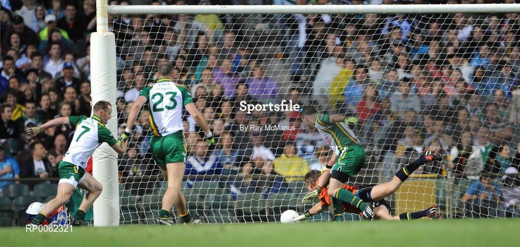 24 October 2008; Steven McDonnell shoots past the Australia goalkeeper Michael Firreto to score a goal for Ireland. 2008 Toyota International Rules Series, Australia v Ireland, Subiaco Oval, Perth, Western Australia. Picture credit: Ray McManus / SPORTSFILE