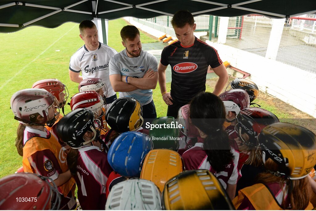 14 July 2015; Young players from Dicksboro GAA Club with players Andy Smith, Galway, Noel Connors, Waterford, and Cillian Buckley, Kilkenny, at the launch of the GAA Hurling All-Ireland Senior Championship Series 2015. Dicksboro GAA club, Kilkenny. Picture credit: Brendan Moran / SPORTSFILE