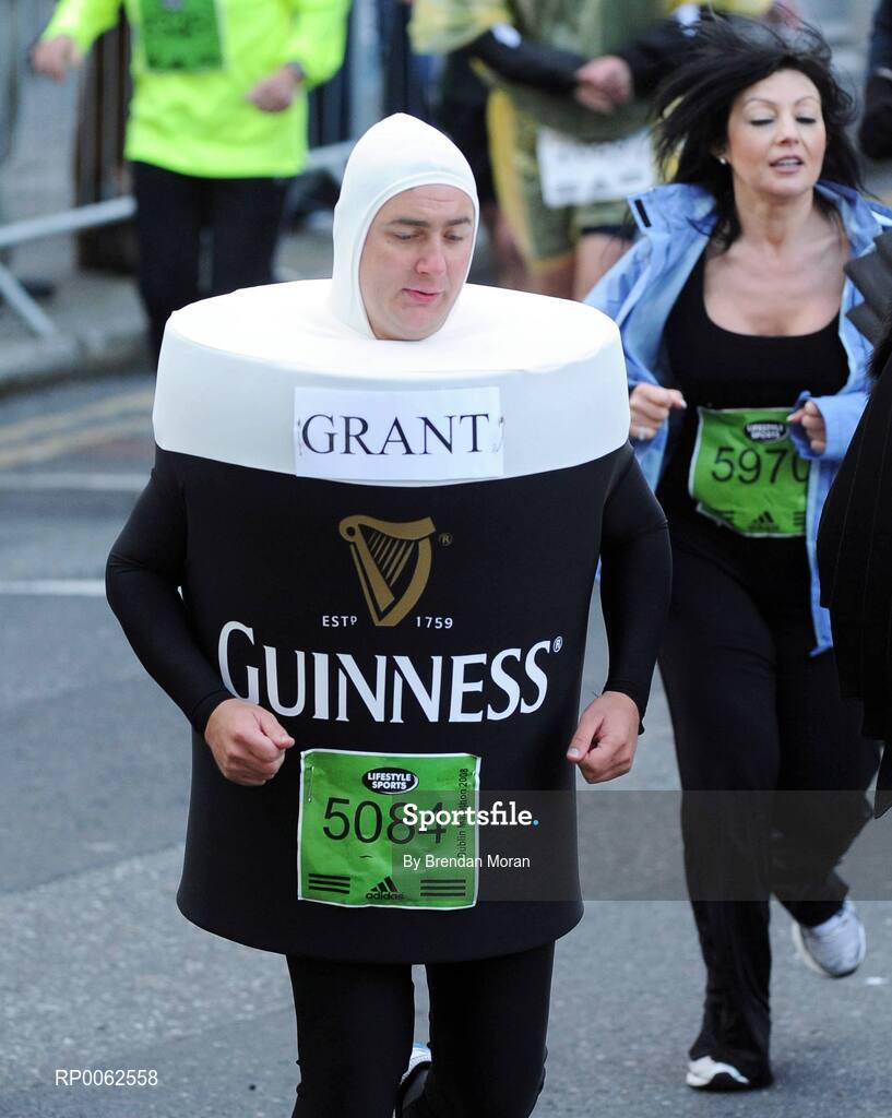 27 October 2008; Grant Muskett, from Belfast, in action during the Lifestyle Sports - adidas Dublin Marathon 2008. Merrion Square, Dublin. Picture credit: Brendan Moran / SPORTSFILE