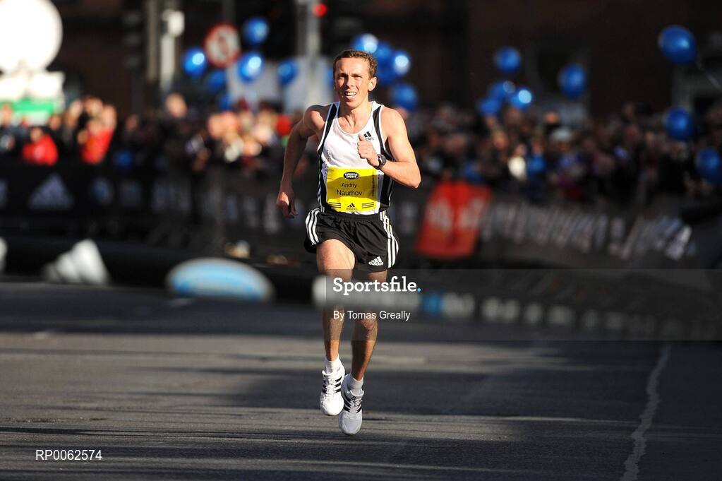 27 October 2008; Andriy Naumov, of the Ukraine, comes home to win the Lifestyle Sports - adidas Dublin Marathon 2008. Merrion Square, Dublin. Picture credit: Tomas Greally / SPORTSFILE