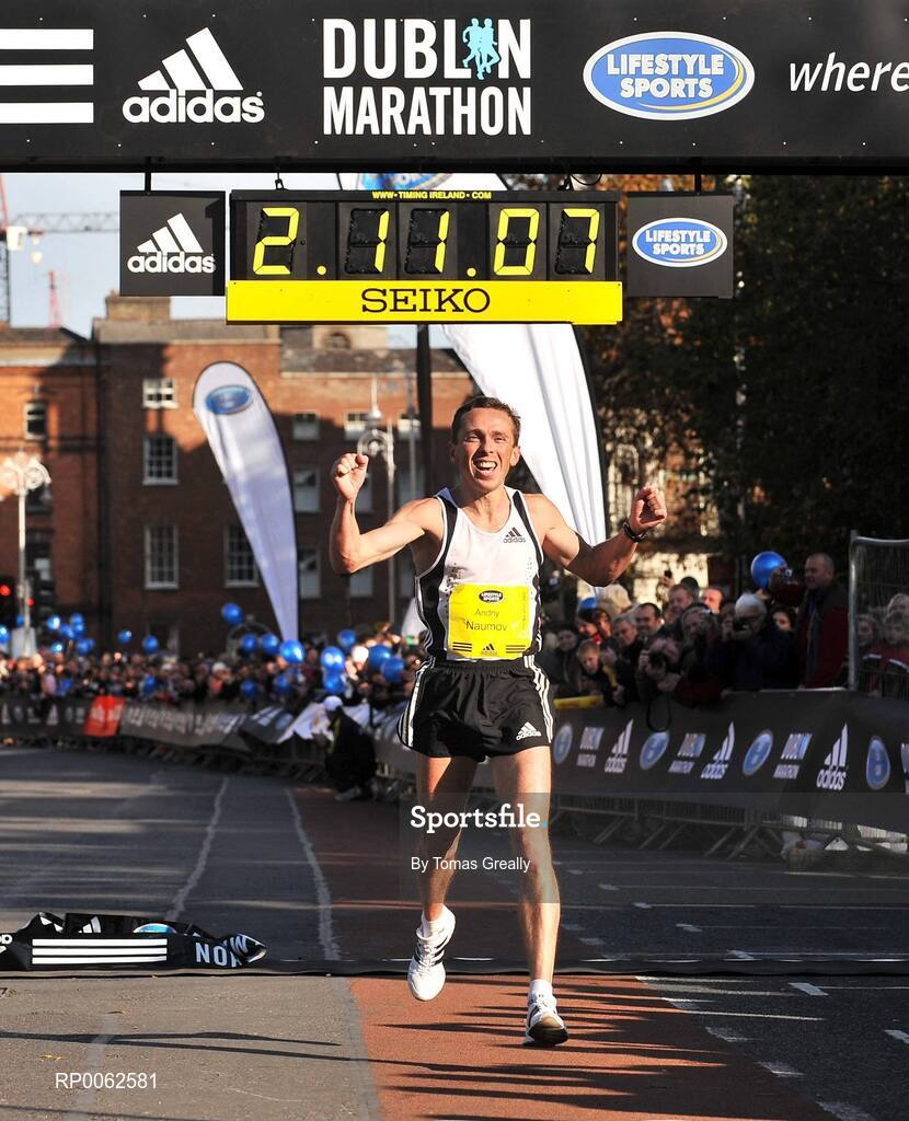 27 October 2008; Andriy Naumov, of the Ukraine, celebrates winning the Lifestyle Sports - adidas Dublin Marathon 2008. Merrion Square, Dublin. Picture credit: Brendan Moran / SPORTSFILE