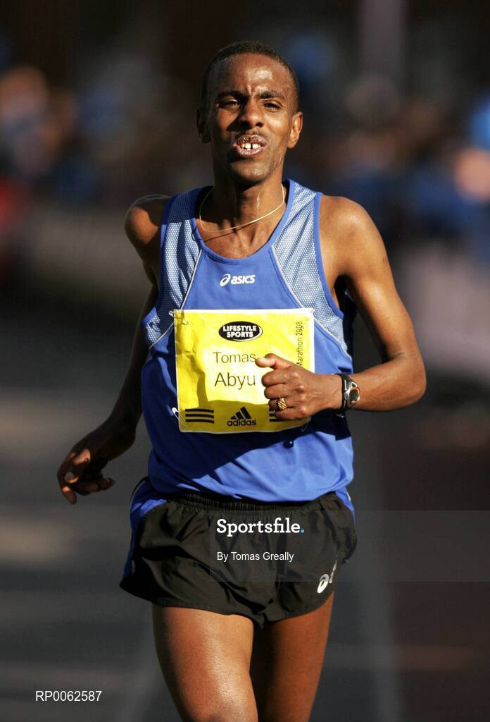 27 October 2008; Tomas Abyu of Great Britain comes home to finish third during the Lifestyle Sports - adidas Dublin Marathon 2008. Merrion Square, Dublin. Picture credit: Tomas Greally / SPORTSFILE