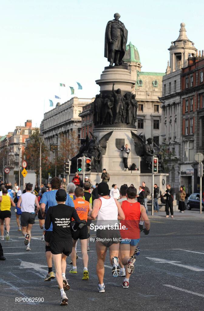 27 October 2008; A general view of the runners on the approach to O'Connell Street during the Lifestyle Sports - adidas Dublin Marathon 2008. O'Connell Street, Dublin. Picture credit: Stephen McCarthy / SPORTSFILE