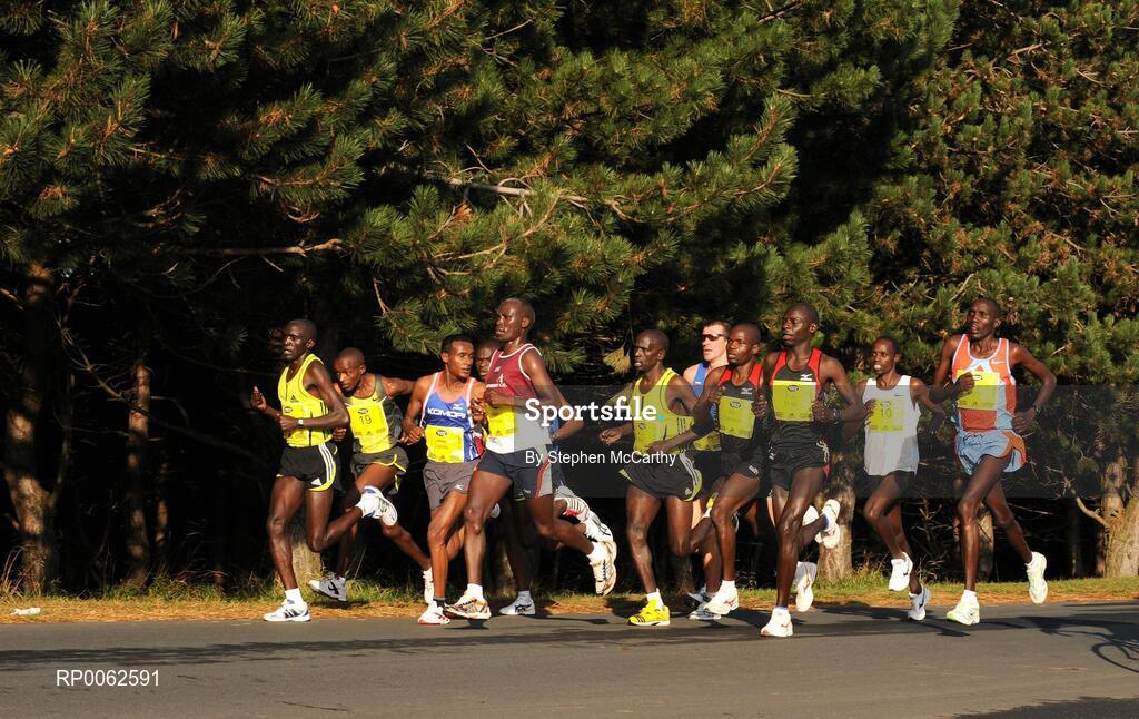27 October 2008; A general view of the elite men passing through the Phoenix Park during the Lifestyle Sports - adidas Dublin Marathon 2008. Phoenix Park, Dublin. Picture credit: Stephen McCarthy / SPORTSFILE