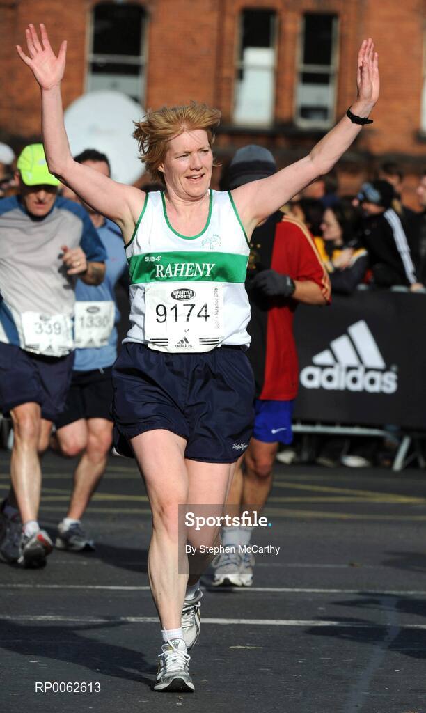 27 October 2008; Mary Purdue-Smith, Raheny Shamrocks, celebrates on the approach to the finish of the the Lifestyle Sports - adidas Dublin Marathon 2008. Merrion Square, Dublin. Picture credit: Stephen McCarthy / SPORTSFILE