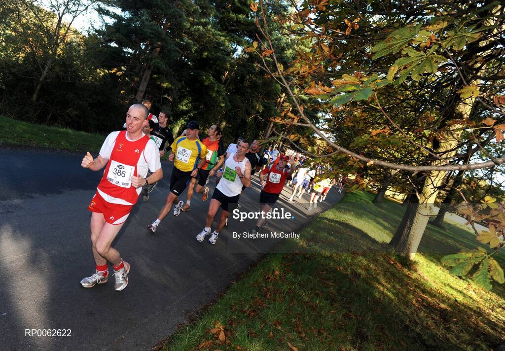 27 October 2008; Gary Ward, from Tyrone, leads a group of runners passing through the Phoenix Park during the Lifestyle Sports - adidas Dublin Marathon 2008. Phoenix Park, Dublin. Picture credit: Stephen McCarthy / SPORTSFILE