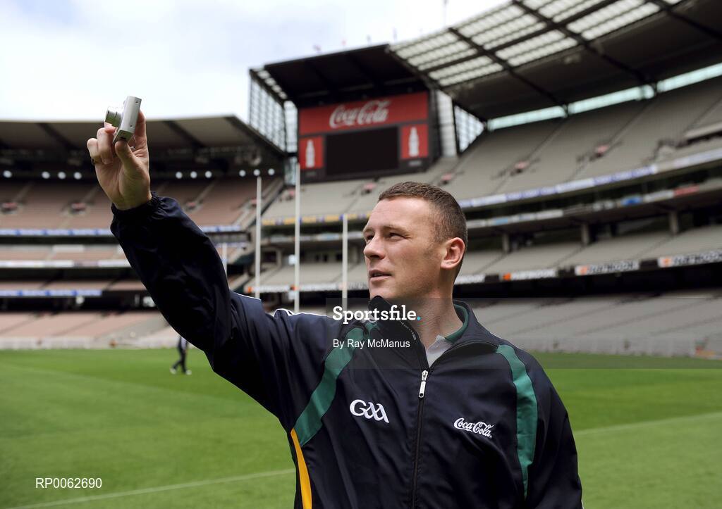 28 October 2008; Wicklow's Leighton Glynn, who did not complete the session, records the scene on his camera during an Ireland International Rules training session. 2008 International Rules tour, Melbourne Cricket Ground, Melbourne, Auatralia. Picture credit: Ray McManus / SPORTSFILE