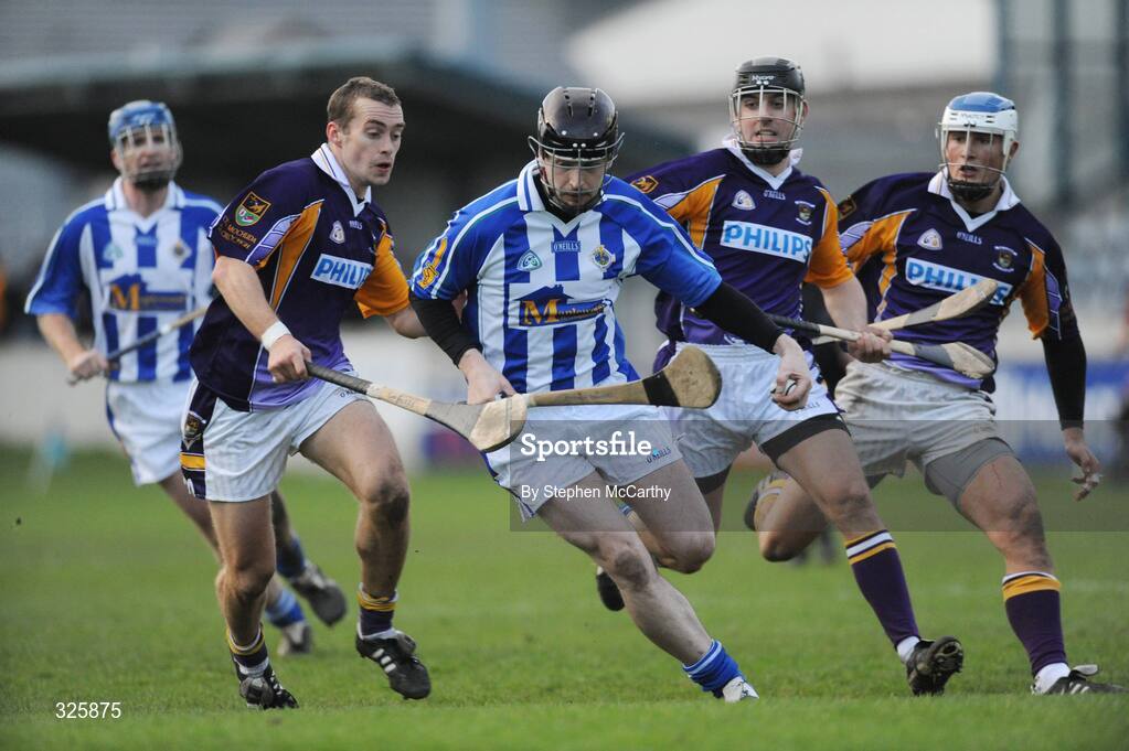 1 November 2008; Stephen Perkins, Ballyboden St Endas, in action against James Burke, left, Eoin Fitzgerald and Ross O'Carroll, right, Kilmacud Crokes. Dublin Senior Hurling Final, Ballyboden St Endas v Kilmacud Crokes. Parnell Park, Dublin. Picture credit: Stephen McCarthy / SPORTSFILE