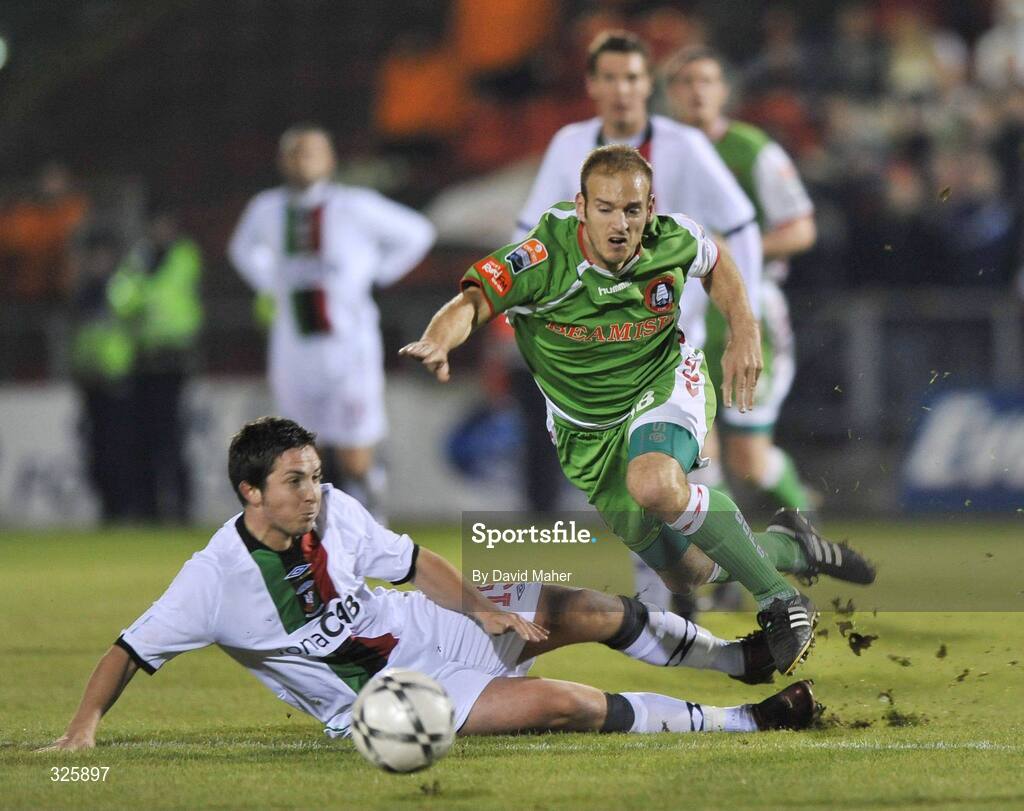 1 November 2008; Lawrie Dudfield, Cork City, in action against Philip Simpson, Glentoran. Setanta Sports Cup Final, Cork City v Glentoran, Turners Cross, Cork. Picture credit: David Maher / SPORTSFILE