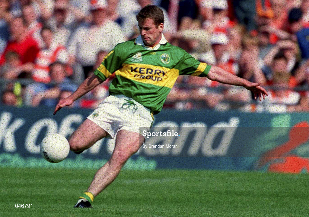 2 September 2000; Dara o'Cinneide of Kerry during the Bank of Ireland All-Ireland Senior Football Championship Semi-Final Replay match between Kerry and Armagh at Croke Park in Dublin. Photo by Brendan Moran/Sportsfile