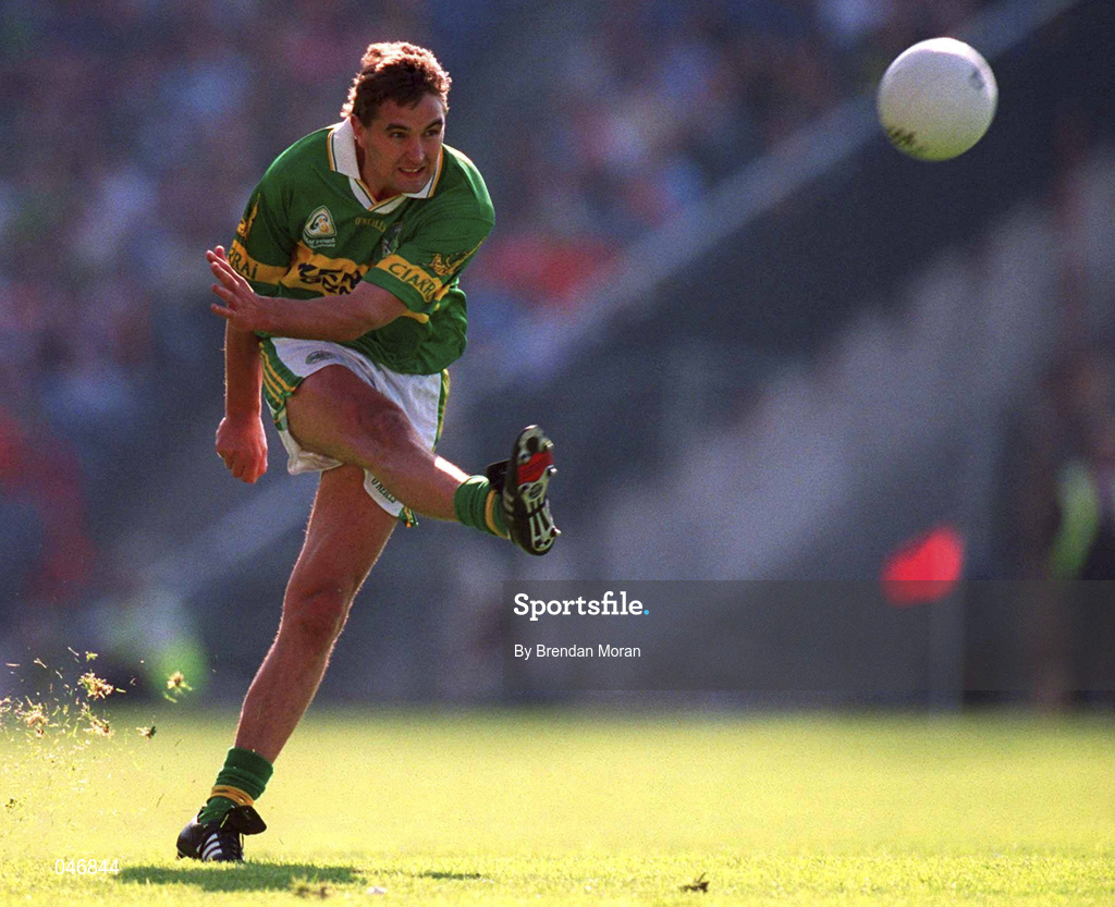 2 September 2000; Maurice Fitzgerald of Kerry during the Bank of Ireland All-Ireland Senior Football Championship Semi-Final Replay match between Kerry and Armagh at Croke Park in Dublin. Photo by Brendan Moran/Sportsfile