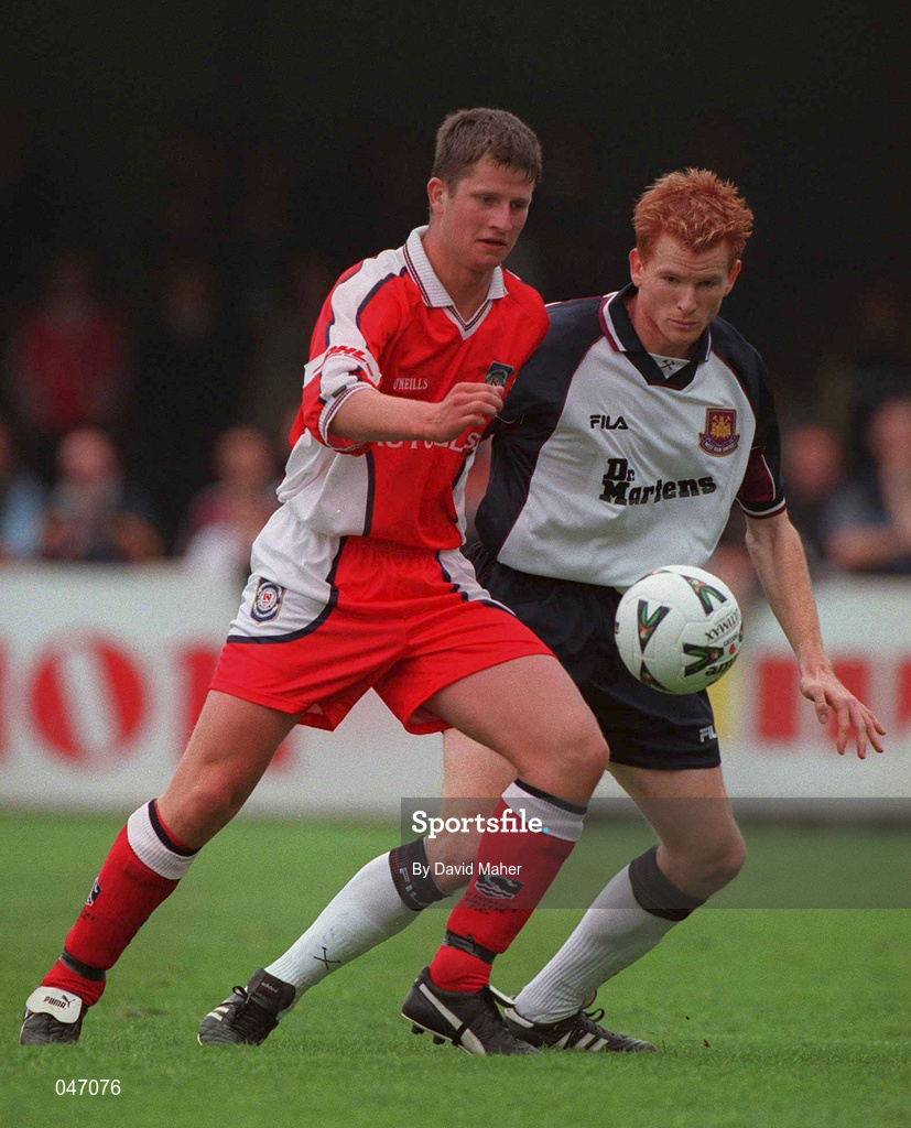 23 July 2000; Ciaran Quinn of St Patrick's Athletic during the Pre-Season Friendly match between St Patrick's Athletic and West Ham United at Richmond Park in Dublin Photo by David Maher/Sportsfile