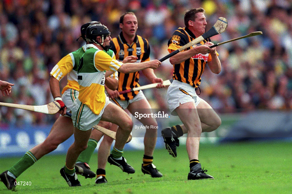 10 September 2000; Eamon Kennedy of Kilkenny breaks through the Offaly defence during the All-Ireland Senior Hurling Championship Final match between Kilkenny and Offaly at Croke Park in Dublin. Photo by Aoife Rice/Sportsfile