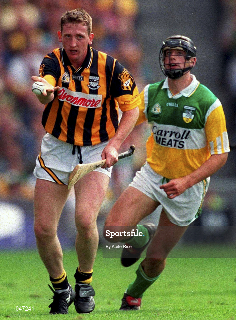 10 September 2000; Eamon Kennedy of Kilkenny during the All-Ireland Senior Hurling Championship Final match between Kilkenny and Offaly at Croke Park in Dublin. Photo by Aoife Rice/Sportsfile