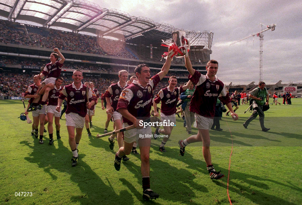 10 September 2000; Galway Minor team celebrate with the Irish Press Cup after the All-Ireland Minor Hurling Championship Final match between Cork and Galway at Croke Park in Dublin. Photo by Matt Browne/Sportsfile