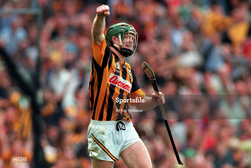 10 September 2000; Henry Shefflin of Kilkenny celebrates after scoring his second goal during the All-Ireland Senior Hurling Championship Final match between Kilkenny and Offaly at Croke Park in Dublin. Photo by Ray McManus/Sportsfile