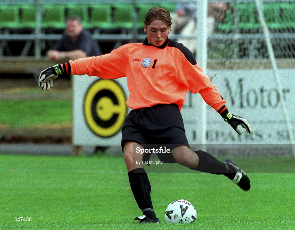 10 September 2000; Gareth Downey of UCD during the Eircom League Premier Division match between UCD and Finn Harps at Belfield Park in Dublin. Photo by Pat Murphy/Sportsfile
