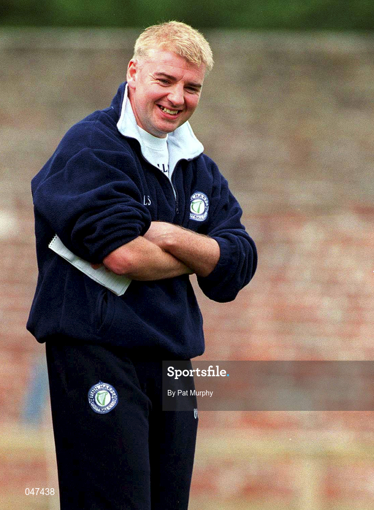 10 September 2000; Finn Harps manager Gavin Dykes during the Eircom League Premier Division match between UCD and Finn Harps at Belfield Park in Dublin. Photo by Pat Murphy/Sportsfile