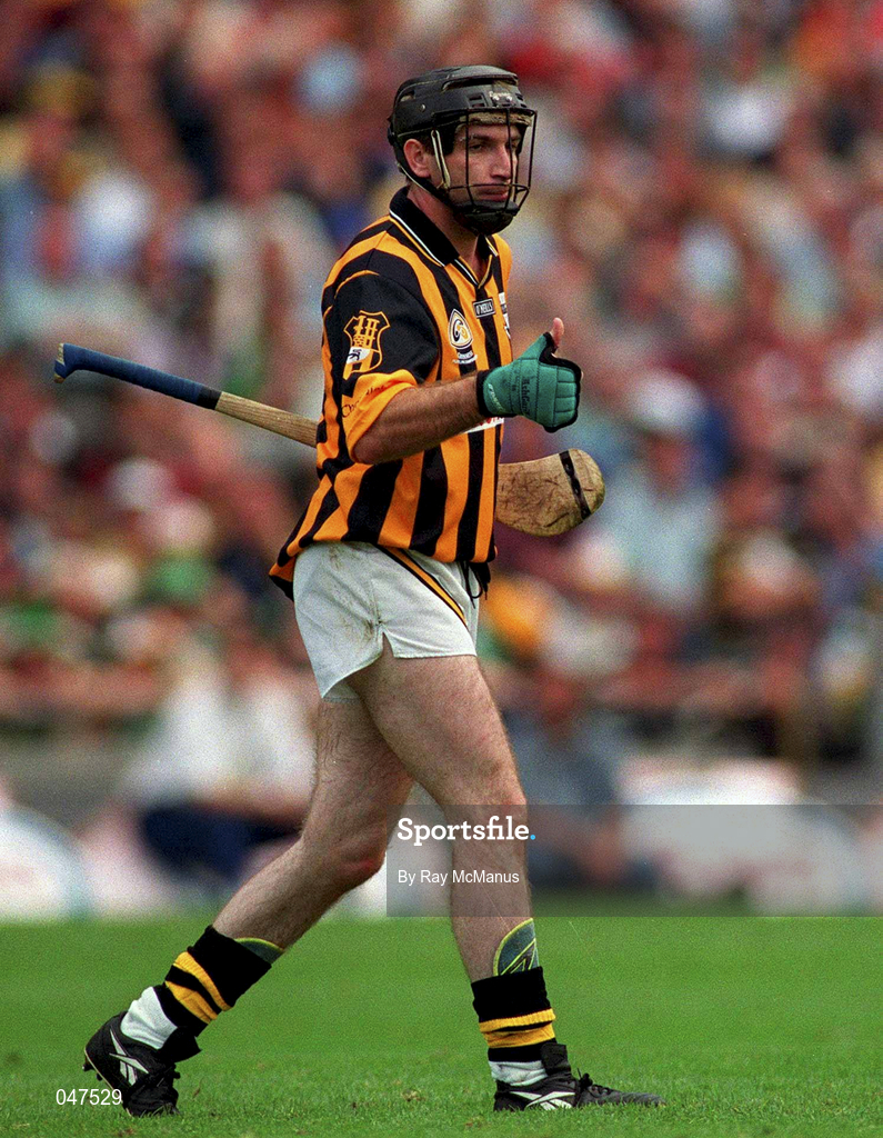10 September 2000; DJ Carey of Kilkenny during the All-Ireland Senior Hurling Championship Final match between Kilkenny and Offaly at Croke Park in Dublin. Photo by Ray McManus/Sportsfile