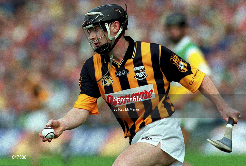 10 September 2000; Peter Barry of Kilkenny during the All-Ireland Senior Hurling Championship Final match between Kilkenny and Offaly at Croke Park in Dublin. Photo by Ray McManus/Sportsfile