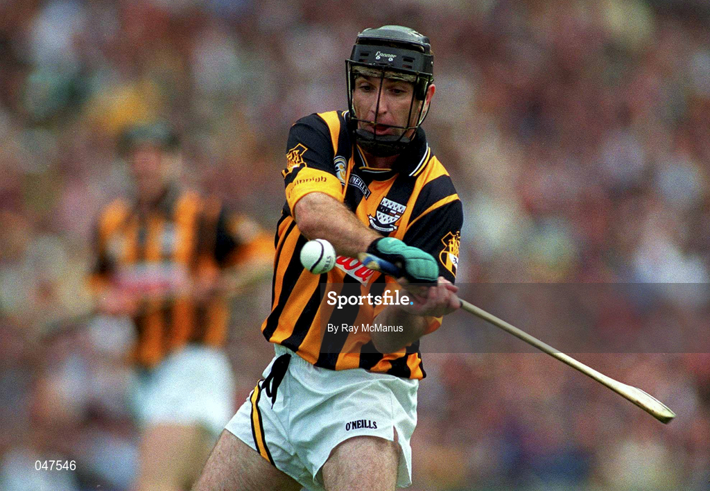 10 September 2000; DJ Carey of Kilkenny during the All-Ireland Senior Hurling Championship Final match between Kilkenny and Offaly at Croke Park in Dublin. Photo by Ray McManus/Sportsfile