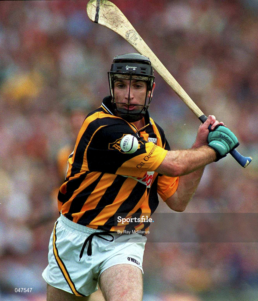10 September 2000; DJ Carey of Kilkenny during the All-Ireland Senior Hurling Championship Final match between Kilkenny and Offaly at Croke Park in Dublin. Photo by Ray McManus/Sportsfile