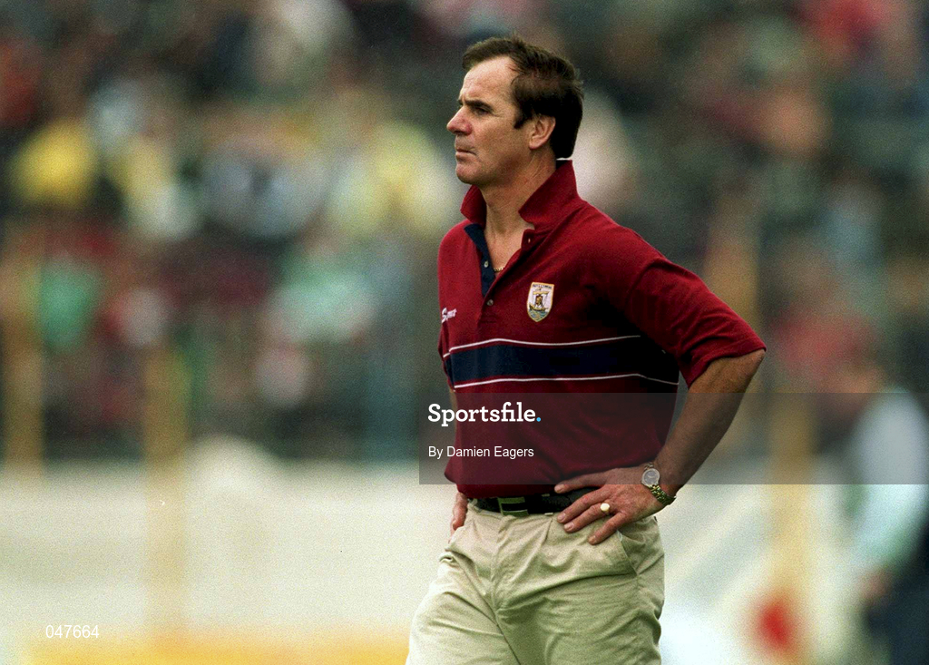 17 September 2000; Galway manager Brendan Lynskey the All Ireland Under-21 Hurling Championship Final match between Galway and Limerick at Semple Stadium in Thurles, Tipperary. Photo by Damien Eagers/Sportsfile