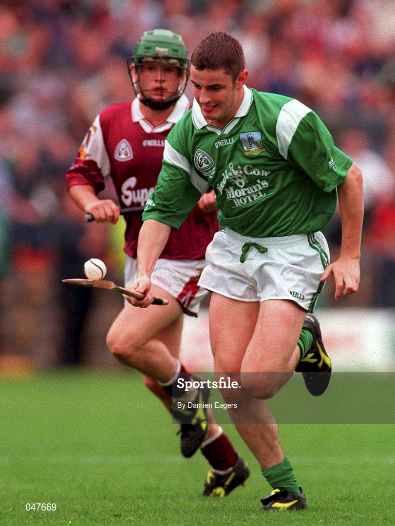 17 September 2000; David Stapleton of Limerick during the All Ireland Under-21 Hurling Championship Final match between Galway and Limerick at Semple Stadium in Thurles, Tipperary. Photo by Damien Eagers/Sportsfile