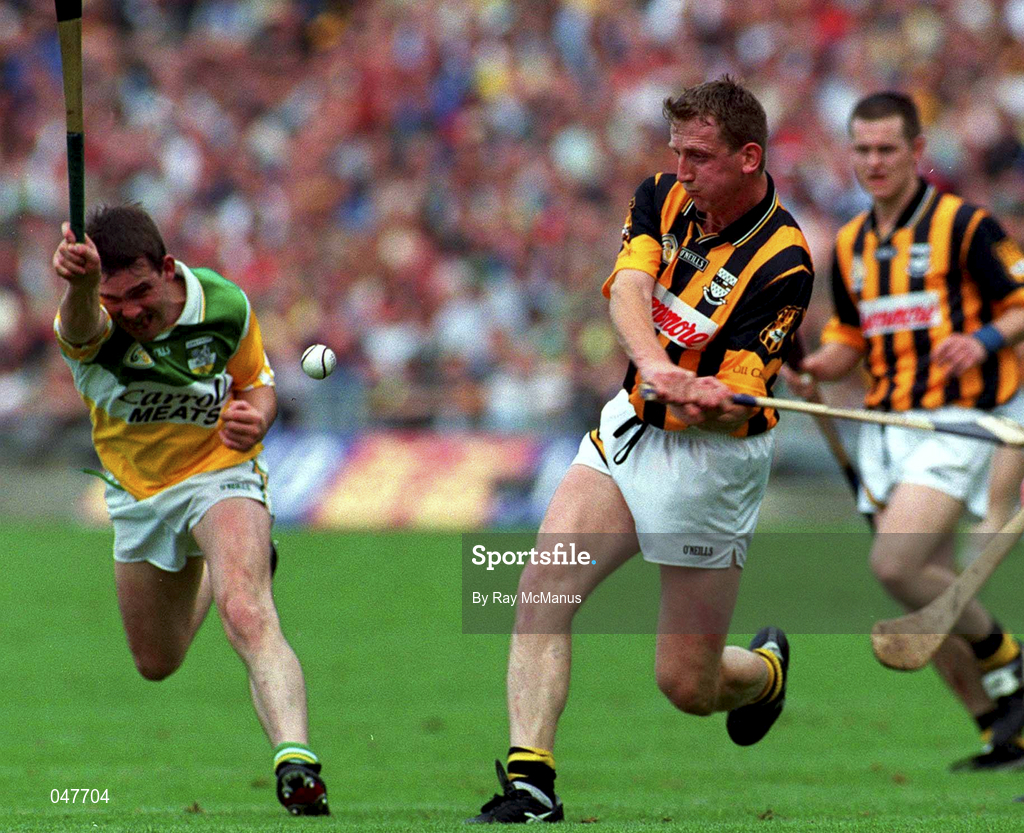 10 September 2000; Eamon Kavanagh of Kilkenny in action against Johnny Pilkington of Offaly during the All-Ireland Senior Hurling Championship Final match between Kilkenny and Offaly at Croke Park in Dublin. Photo by Ray McManus/Sportsfile