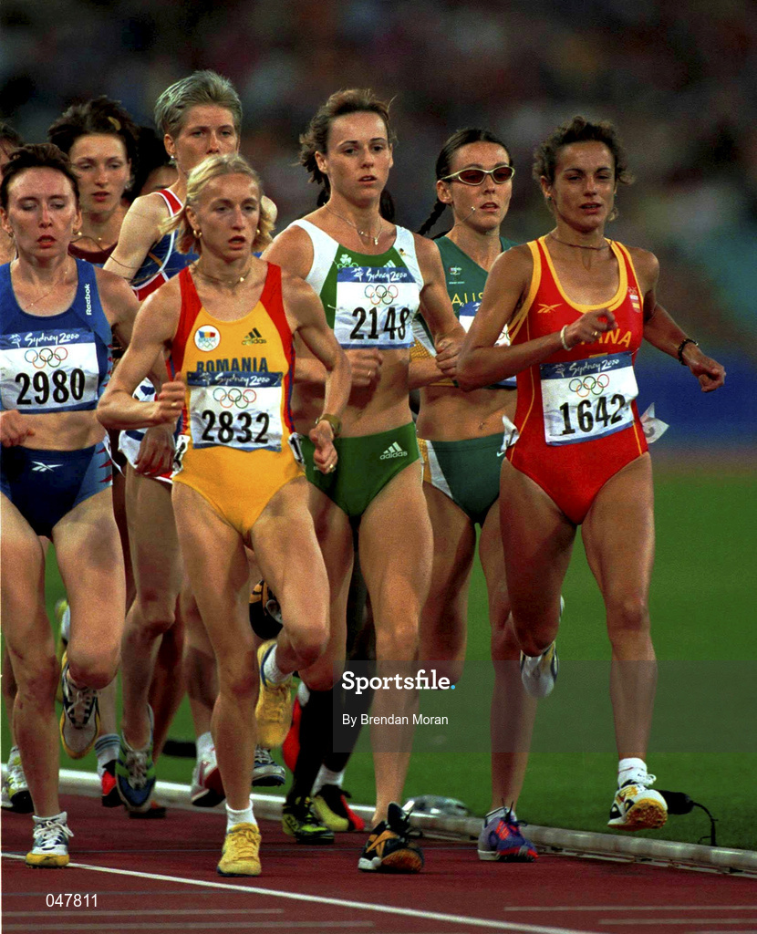 22 September 2000; Ireland's Breda Dennehy Willis (2148) strides in behind Romania's Gabriela Szabi (2832) during the heats of the Women's 5000m. Stadium Australia, Sydney Olympic Park. Homebush Bay, Sydney, Australia. Photo by Brendan Moran/Sportsfile