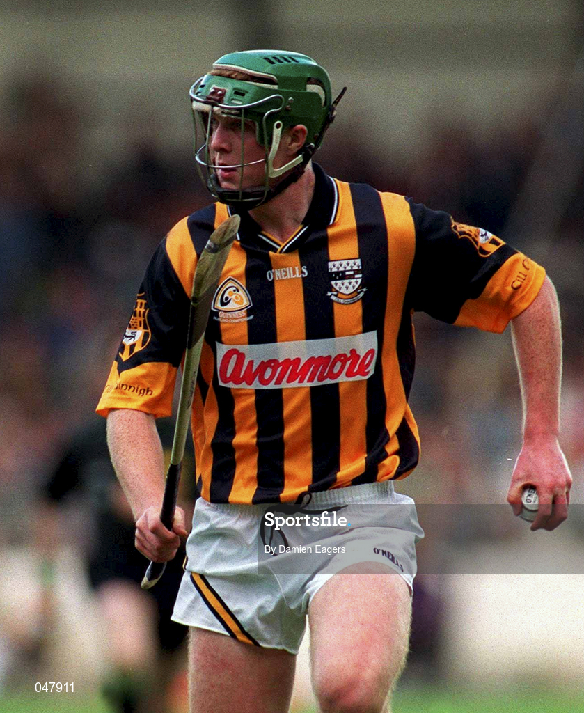 9 July 2000; Henry Shefflin of Kilkenny during the Guinness Leinster Senior Hurling Championship Final match between Kilkenny and Offaly at Croke Park in Dublin. Photo by Damien Eagers/Sportsfile
