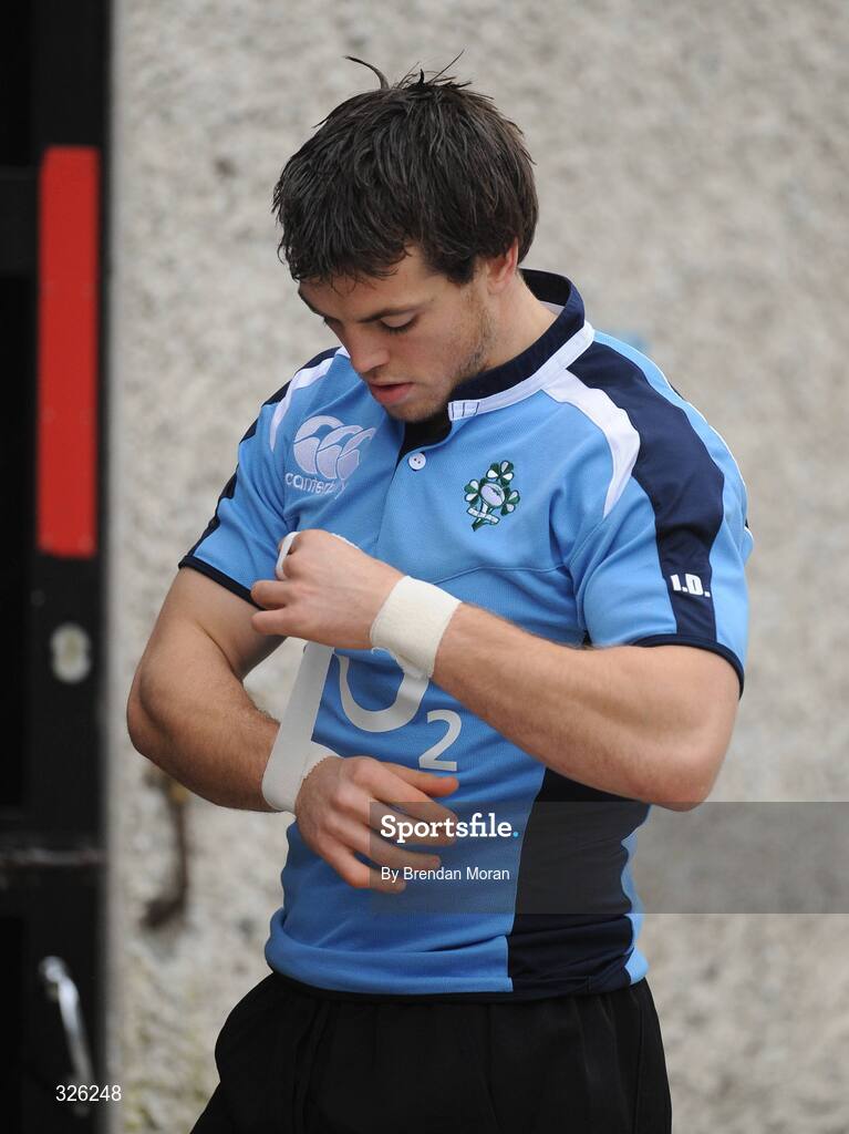 4 November 2008; Ian Dowling straps up his wrists before Ireland Rugby Squad Training. Donnybrook Stadium, Donnybrook, Dublin. Picture credit: Brendan Moran / SPORTSFILE