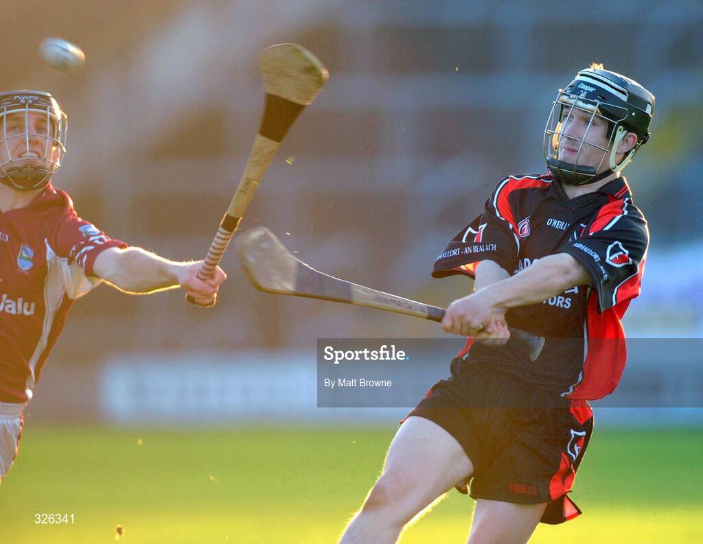2 November 2008; Nicky Kirwan, Oulart the Ballagh, in action against Daithi Hayes, St Martin's. Wexford Senior Hurling Final, Oulart the Ballagh v St Martin's, Wexford Park, Wexford. Picture credit: Matt Browne / SPORTSFILE