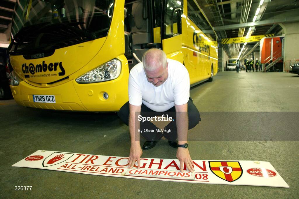 21 September 2008; Tyrone team bus driver Nigel Skuce applies the word champions to the bus sign before leaving Croke Park. GAA Football All-Ireland Senior Championship Final, Kerry v Tyrone, Croke Park, Dublin. Picture credit: Oliver McVeigh / SPORTSFILE