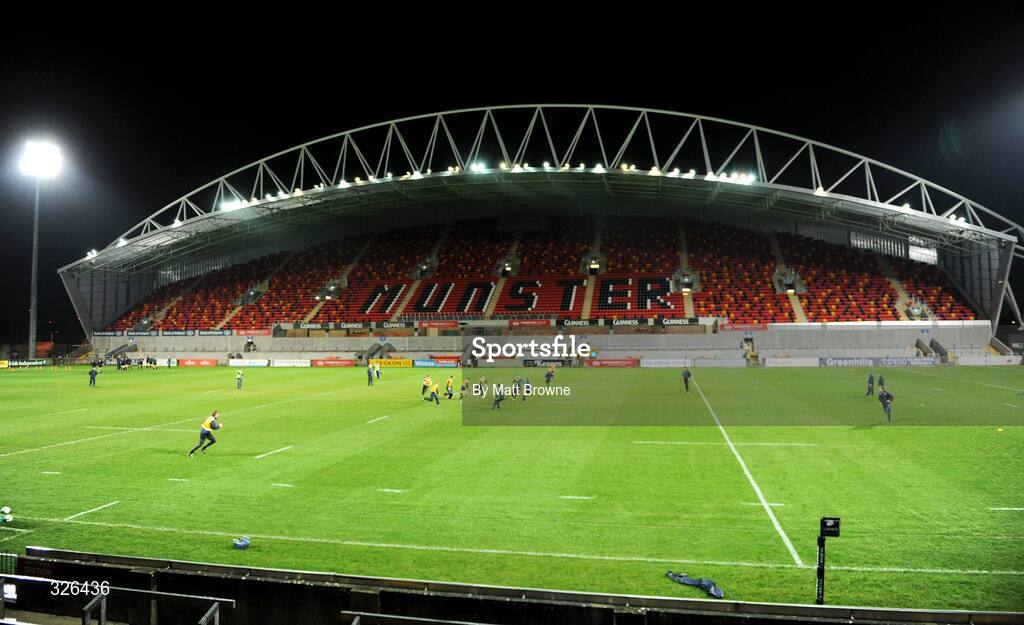 6 November 2008; A general view of the Ireland rugby squad in action during training. Thomond Park, Limerick. Picture credit: Matt Browne / SPORTSFILE