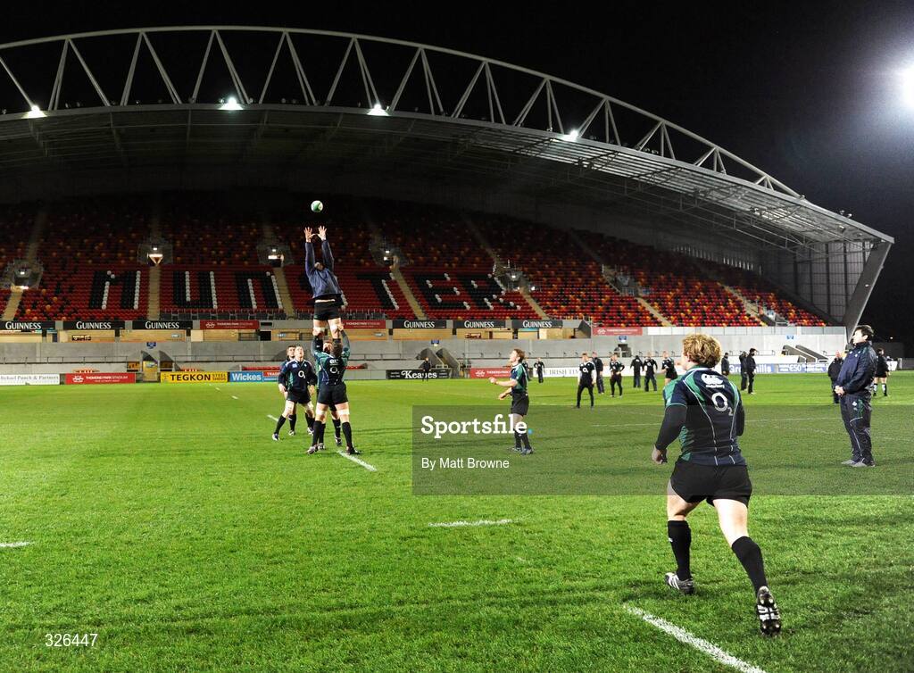 6 November 2008; Stephen Ferris takes the ball in the lineout during Ireland rugby squad training. Thomond Park, Limerick. Picture credit: Matt Browne / SPORTSFILE