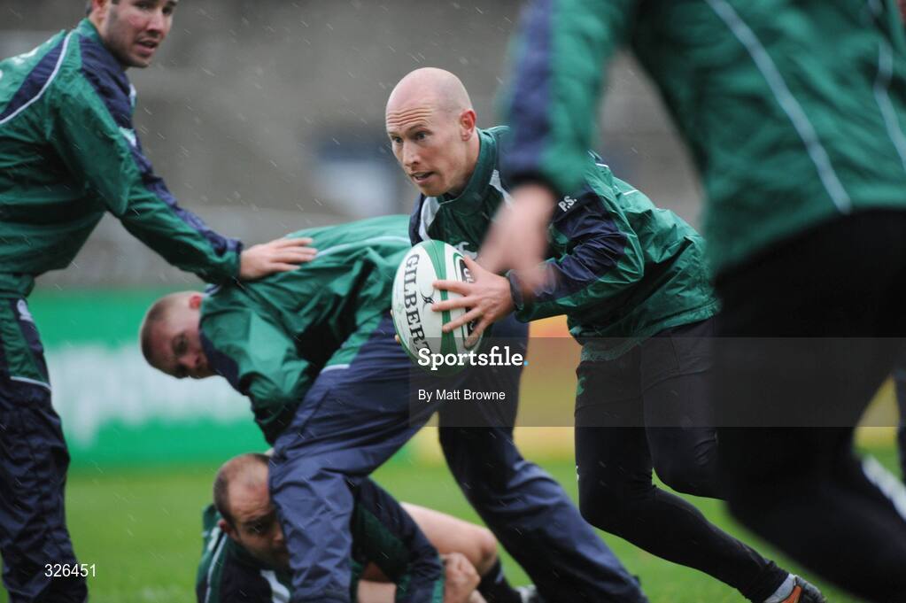 7 November 2008; Peter Stringer in action during Ireland rugby squad Captain's Run. Thomond Park, Limerick. Picture credit: Matt Browne / SPORTSFILE