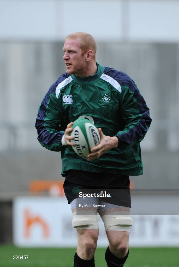 7 November 2008; Paul O'Connell in action during Ireland rugby squad Captain's Run. Thomond Park, Limerick. Picture credit: Matt Browne / SPORTSFILE