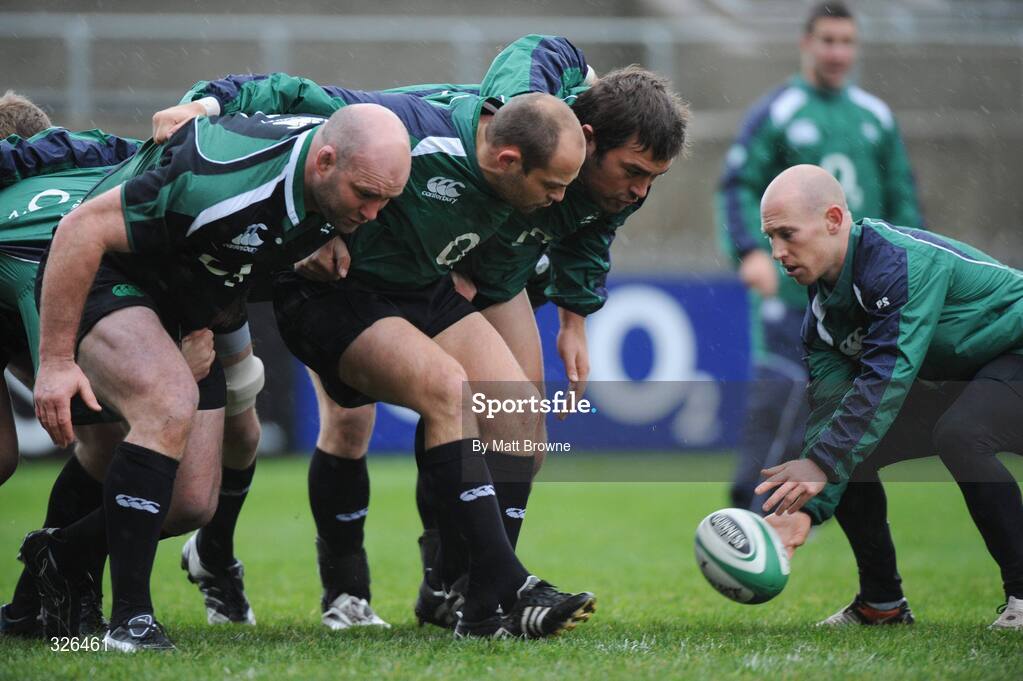 7 November 2008; Peter Stringer puts the ball into the scrum with John Hayes, Rory Best and Tony Buckley in action during Ireland rugby squad Captain's Run. Thomond Park, Limerick. Picture credit: Matt Browne / SPORTSFILE