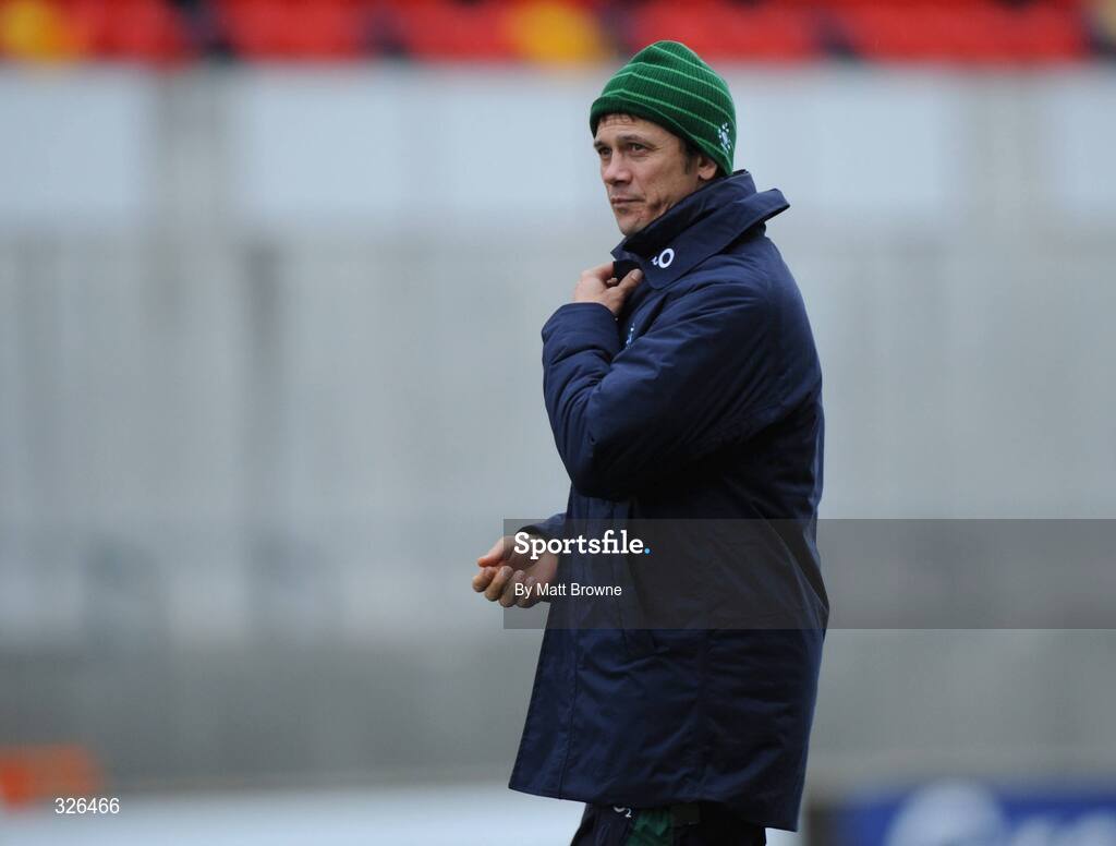 7 November 2008; Defence coach Les Kiss during Ireland rugby squad Captain's Run. Thomond Park, Limerick. Picture credit: Matt Browne / SPORTSFILE
