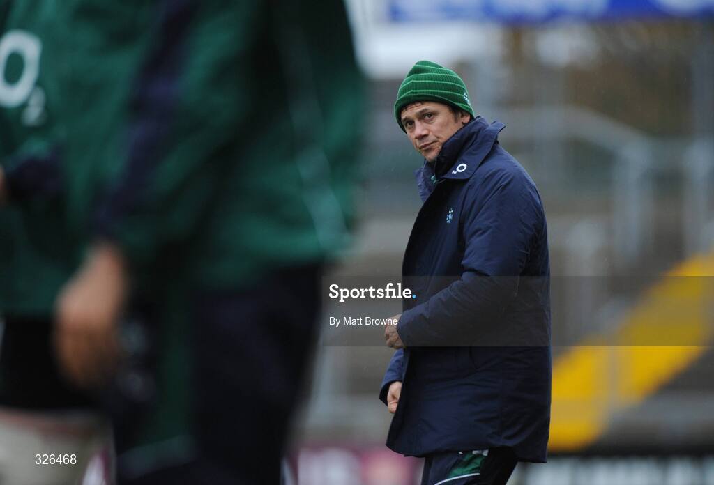 7 November 2008; Defence coach Les Kiss during Ireland rugby squad Captain's Run. Thomond Park, Limerick. Picture credit: Matt Browne / SPORTSFILE