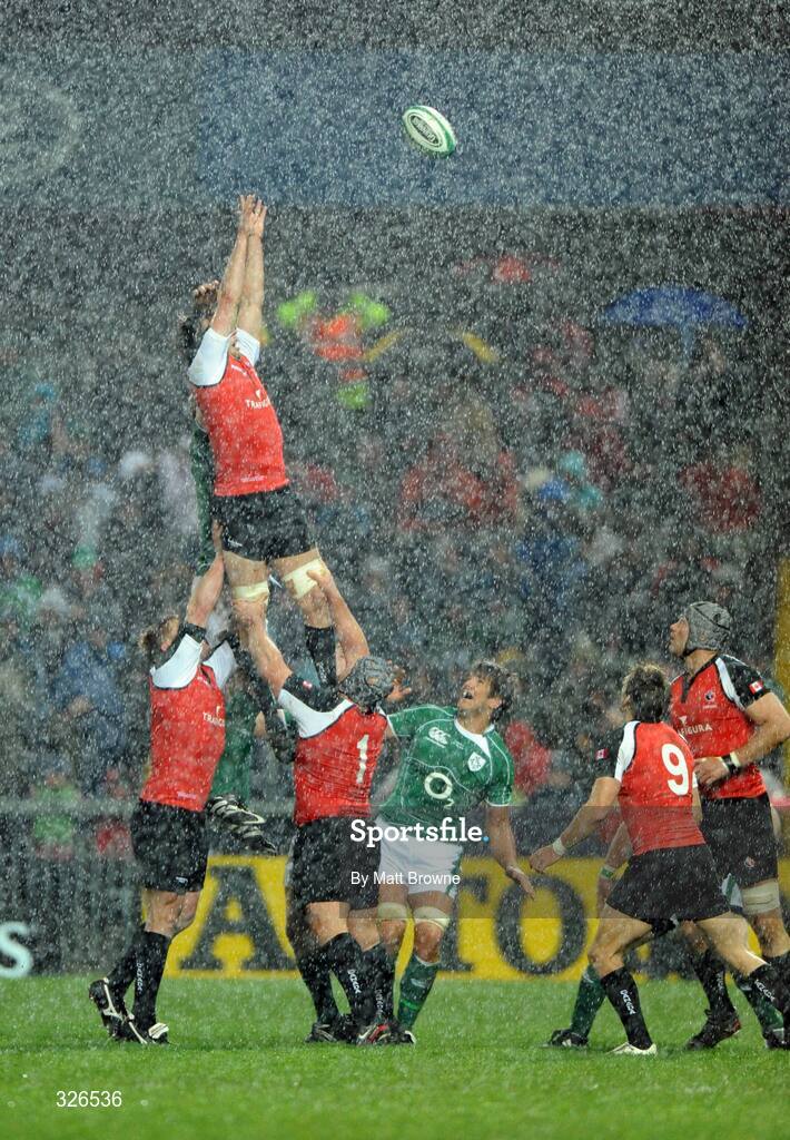 8 November 2008; Aaron Carpenter, Canada, wins possession in the lineout against Donncha O'Callaghan, Ireland. Guinness Autumn Internationals, Ireland v Canada, Thomond Park, Limerick. Picture credit: Matt Browne / SPORTSFILE