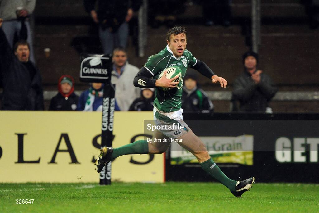 8 November 2008; Ireland's Tommy Bowe crosses the line for his side's fifth try. Guinness Autumn Internationals, Ireland v Canada, Thomond Park, Limerick. Picture credit: Brendan Moran / SPORTSFILE