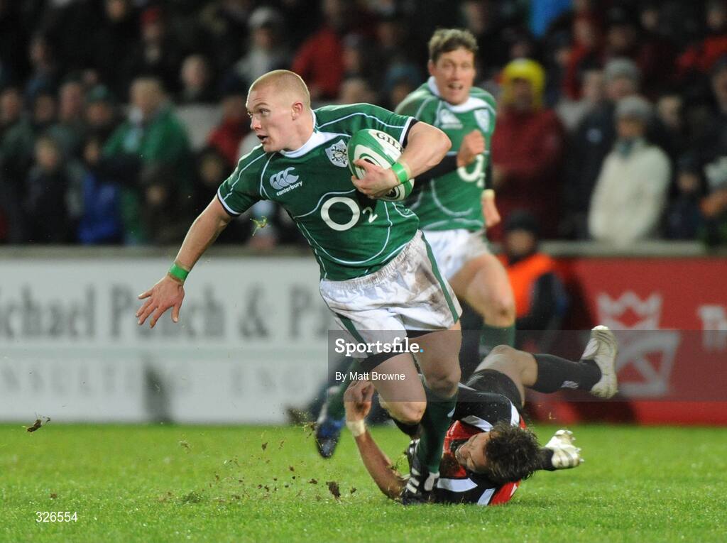 8 November 2008; Ireland's Keith Earls is tackled by Canada's Ed Fairhurst. Guinness Autumn Internationals, Ireland v Canada, Thomond Park, Limerick. Picture credit: Matt Browne / SPORTSFILE