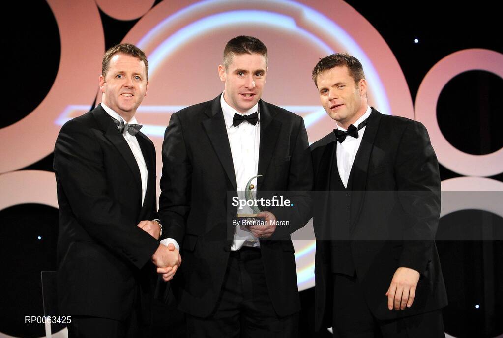 7 November 2008; Darragh O Se, of Kerry, is presented with his GPA award by Dave Sheeran, Managing Director, OPEL Ireland, left, and Dessie Farrell, Chief Executive, Gaelic Players Association, during the 2008 Opel Gaelic Players of the Year awards for Hurling and Football. Citywest Hotel, Conference, Leisure & Golf Resort, Dublin. Picture credit: Brendan Moran / SPORTSFILE