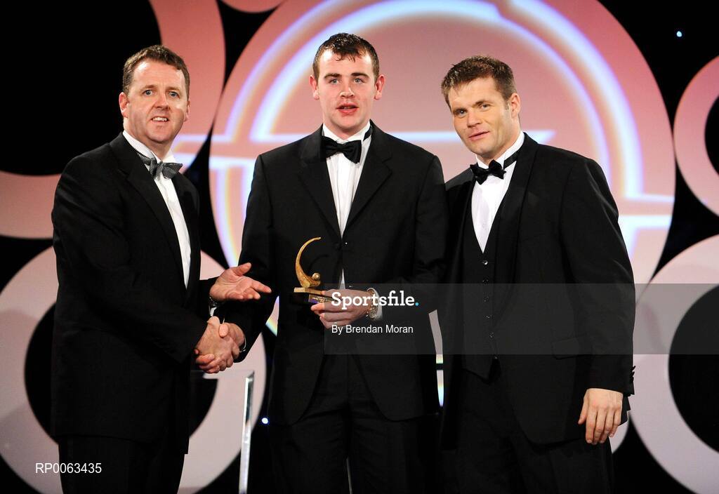 7 November 2008; Eoin Kelly, of Waterford, is presented with his OPEL GPA award by Dave Sheeran, Managing Director, OPEL Ireland, left, and Dessie Farrell, Chief Executive, Gaelic Players Association, during the 2008 Opel Gaelic Players of the Year awards for Hurling and Football. Citywest Hotel, Conference, Leisure & Golf Resort, Dublin. Picture credit: Brendan Moran / SPORTSFILE