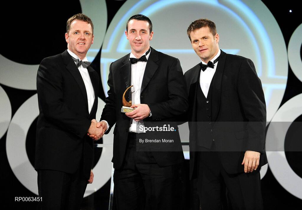 7 November 2008; Eoin Larkin, of Kilkenny, is presented with his OPEL GPA award by Dave Sheeran, Managing Director, OPEL Ireland, left, and Dessie Farrell, Chief Executive, Gaelic Players Association, during the 2008 Opel Gaelic Players of the Year awards for Hurling and Football. Citywest Hotel, Conference, Leisure & Golf Resort, Dublin. Picture credit: Brendan Moran / SPORTSFILE