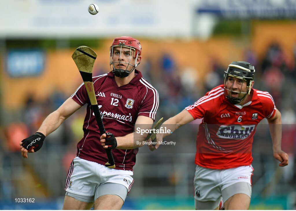 26 July 2015; Jonathan Glynn, Galway, in action against Mark Ellis, Cork. GAA Hurling All-Ireland Senior Championship, Quarter-Final, Galway v Cork. Semple Stadium, Thurles, Co. Tipperary. Picture credit: Stephen McCarthy / SPORTSFILE